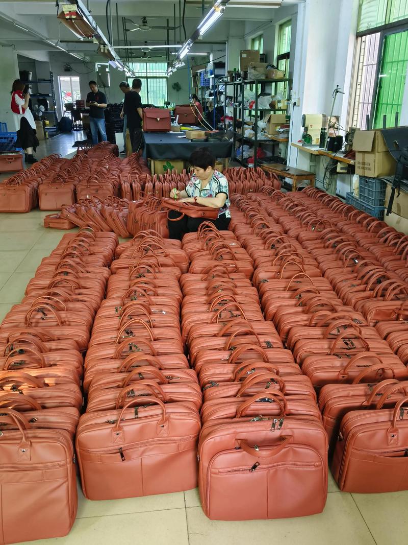 廣東迪先箱包工廠 十年專注研發(fā)生產(chǎn)，品質(zhì)與創(chuàng)新同行