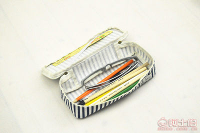 素樸時光 匠心巧制，打造一方棉麻條紋下的文具收納天地